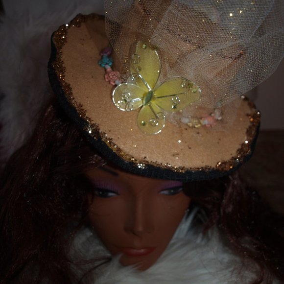 Grandma&Me Large Tan with Butterfly Hat HANDMADE - Picture 3 of 13